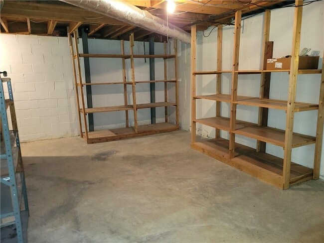 Building Photo - 3798 Lee Ridge Way SW
