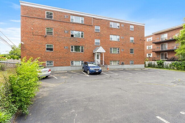 Building Photo - 56 Coffey St