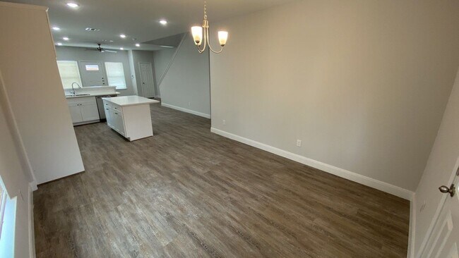 Building Photo - 5225 E Houston Rd