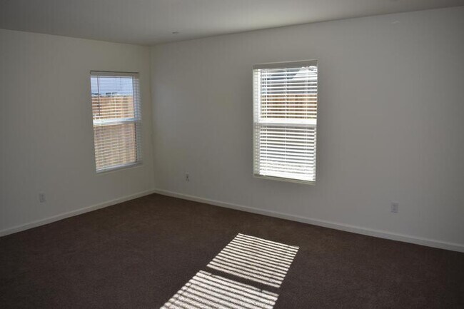 Building Photo - 4027 Bayonet Dr