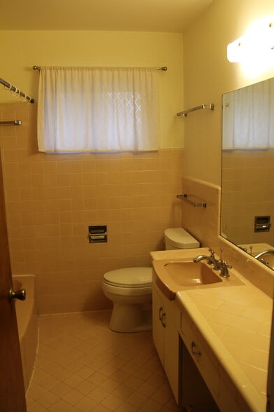 Building Photo - 106 Springwood Ln