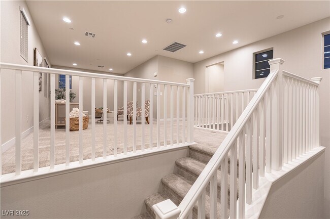 Building Photo - 16 Cresta Villa Ct