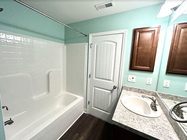 Building Photo - BEAUTIFUL THREE BED, TWO BATH FULL BRICK H...