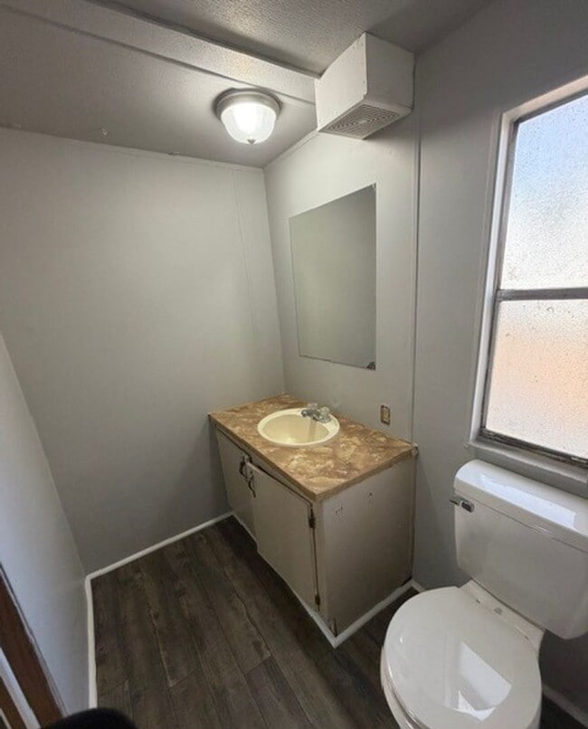 Building Photo - 2 Bed, 2 Bath Rental in Centerville!