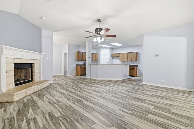 Building Photo - 414 Willow Grove Dr