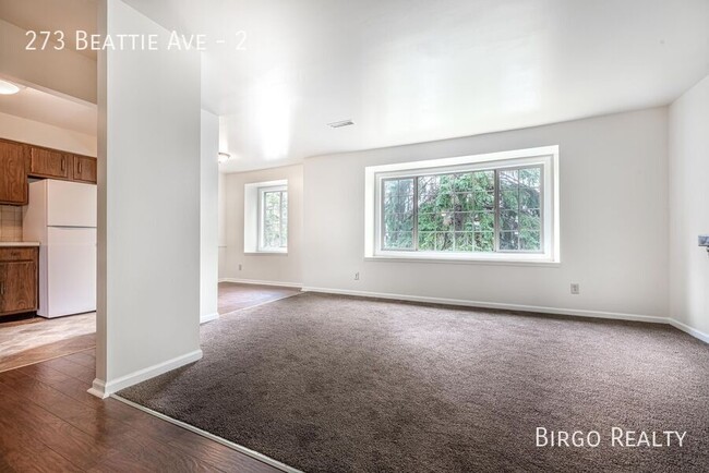 Building Photo - Move in Ready! Large and lovely 2-bedroom ...