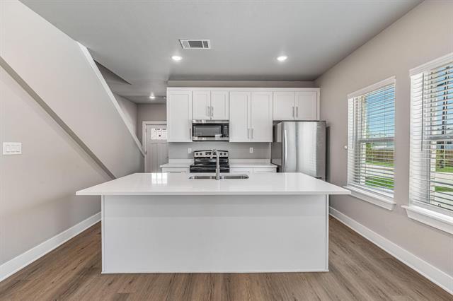 Building Photo - 1503 Sophia Ave