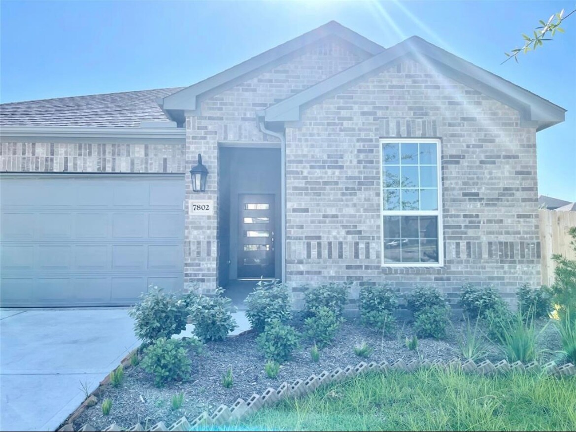 Building Photo - 7802 Winter Hawk Cir
