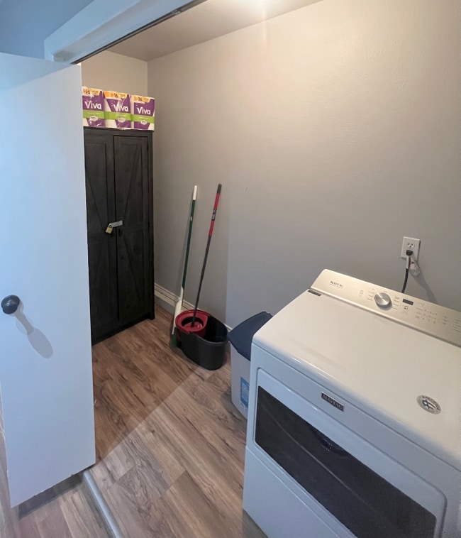 Building Photo - 4813 Bermuda Cir