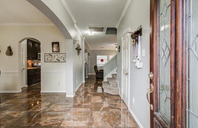 Building Photo - 3203 Blaesser Dr