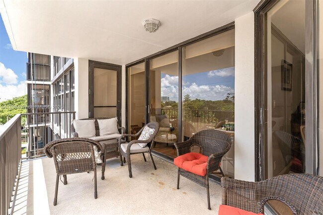 Building Photo - 1915 Brickell Ave