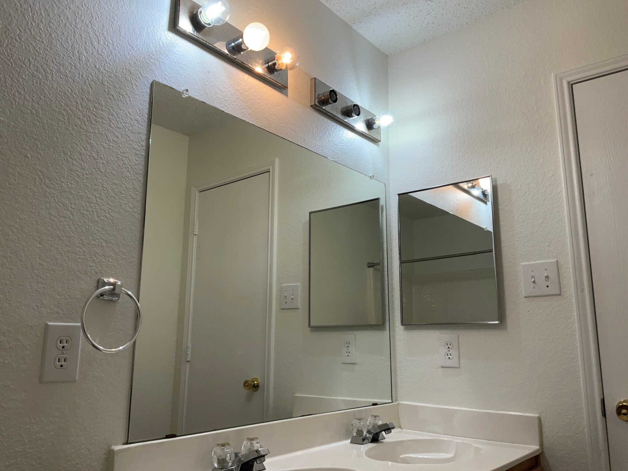 Building Photo - 8724 Hunters Creek Ct