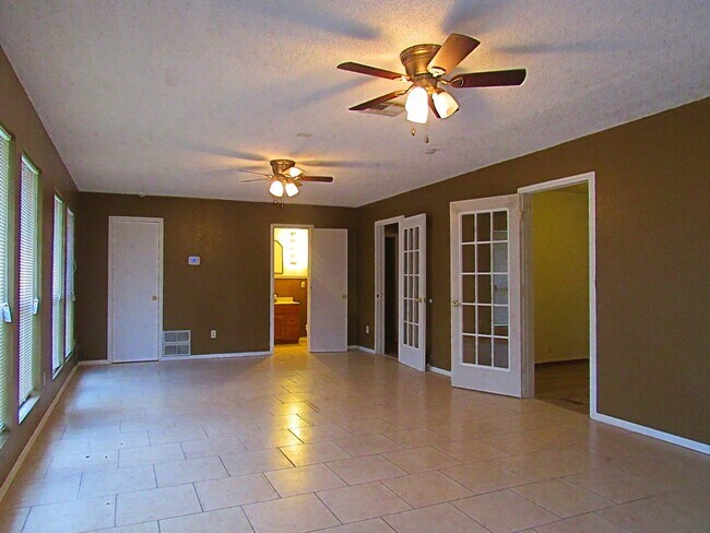 Building Photo - 12400 Eric Field Pl