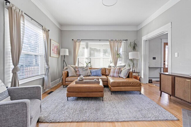 Building Photo - Spacious, historic 3-bdrm/1.5-bath home in...
