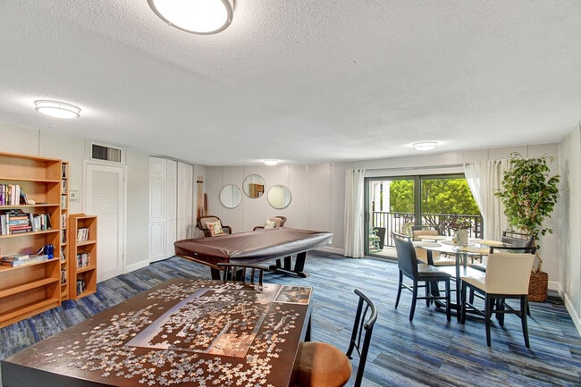 Building Photo - 1000 River Reach Dr