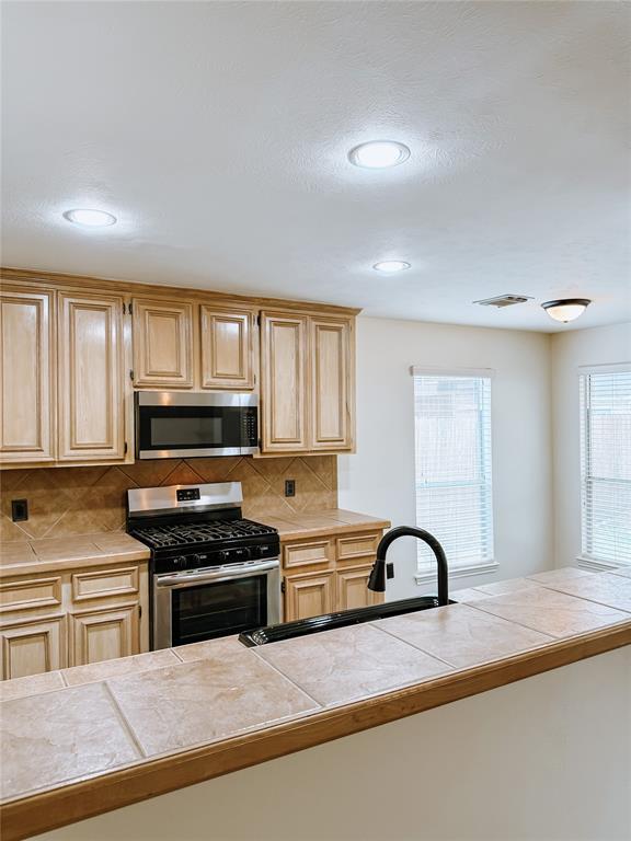 Building Photo - 4926 Mission Lake Ct