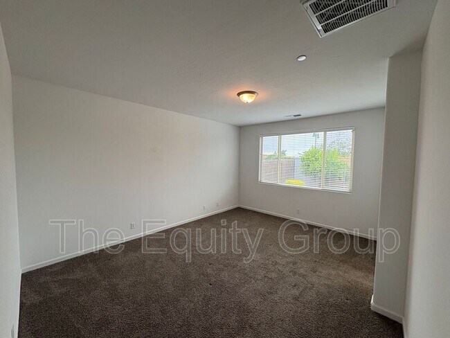 Building Photo - 1336 W Porter Ave