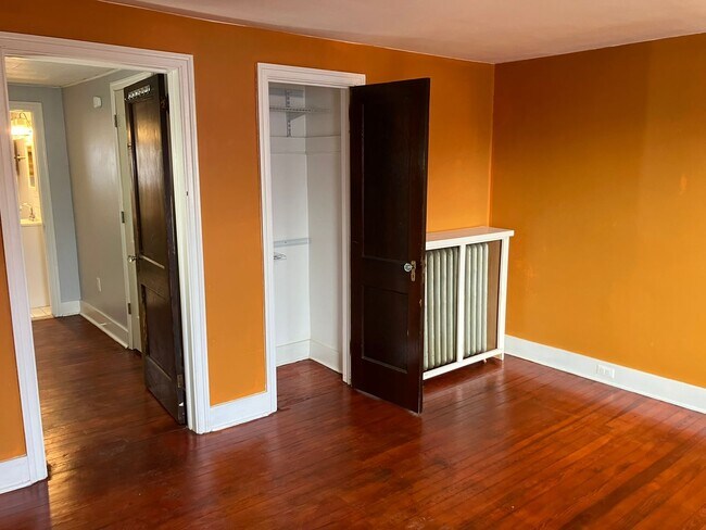 Building Photo - 14 Old Dorwart St