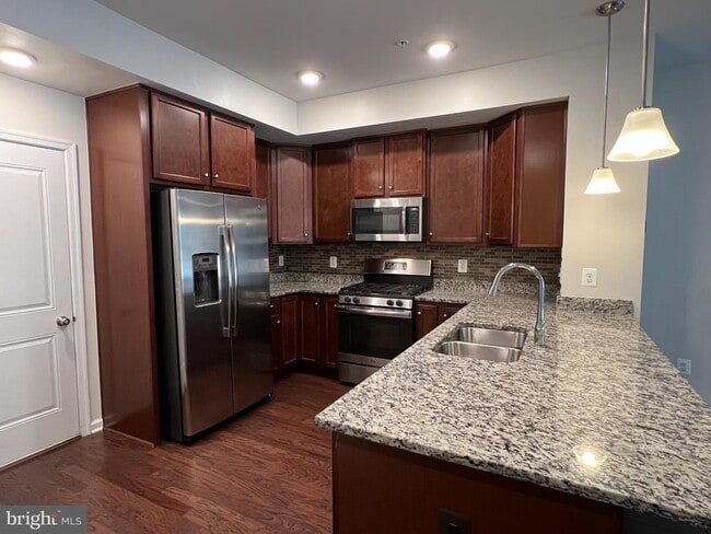 Building Photo - 3628 Briarwood Dr