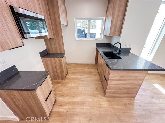 Building Photo - 1644 5th Ave