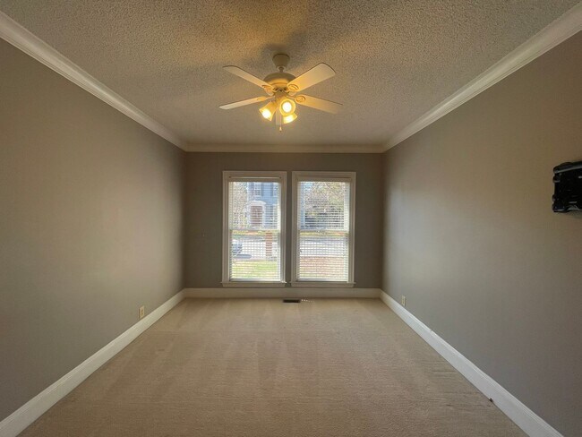 Building Photo - 175 Corbin Ave