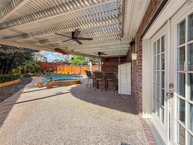 Building Photo - 1762 Lakeside Enclave Dr