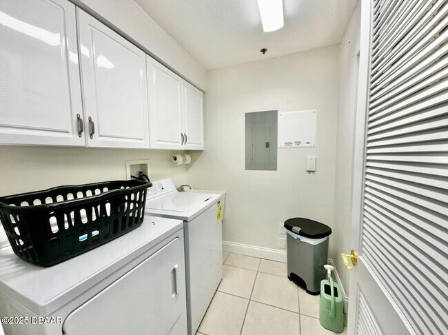 Building Photo - 4620 Riverwalk Village Ct