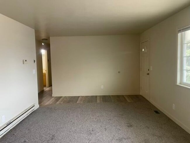 Building Photo - 3 bedroom, 2 bath Single Family Home, Vernal