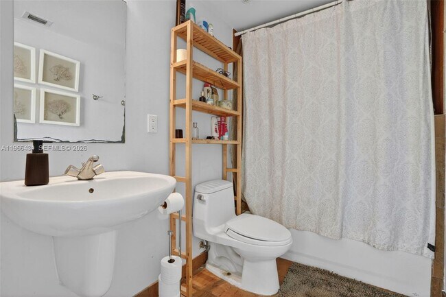 Building Photo - 7744 Collins Ave