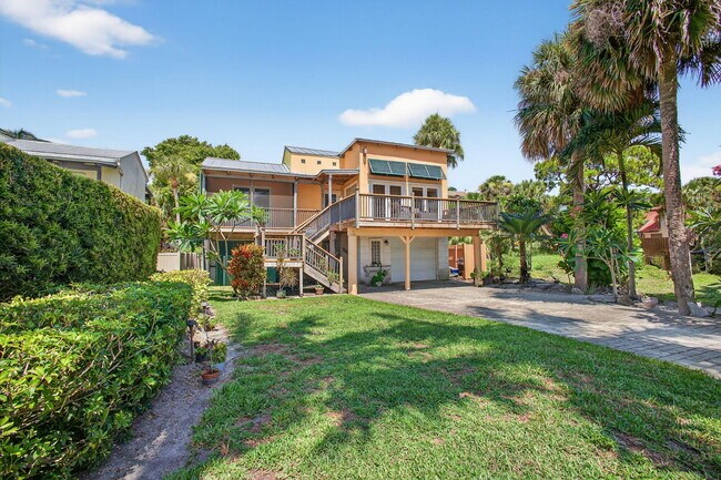 Building Photo - 1042 SE St Lucie Blvd
