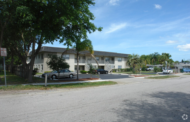 Building Photo - 410 S Nimbus Ave