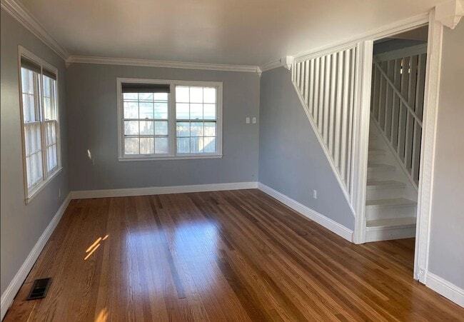 Building Photo - Well Maintained 4 Bedroom Home with Beautiful Yard, Kennewick, WA $2,150/month