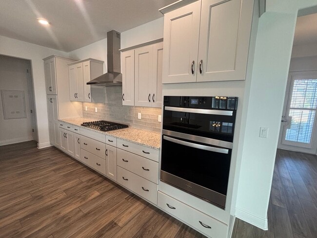 Building Photo - The best of the best in On Top of The World