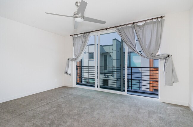 Building Photo - 3810 California Ave SW