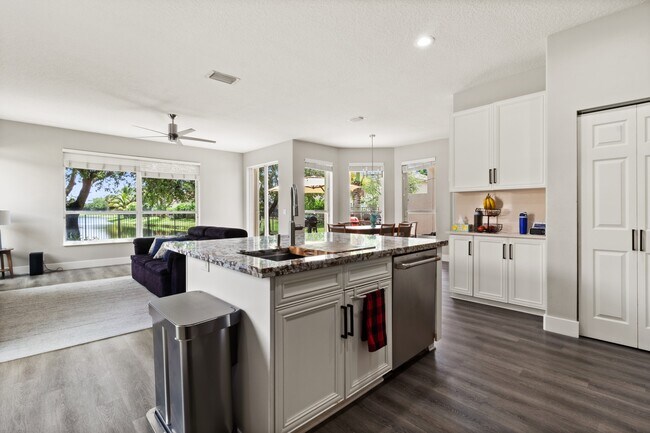 Building Photo - 4166 Wellington Shores Dr