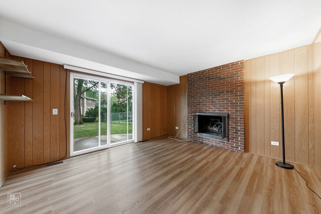Building Photo - 2115 E Euclid Ave