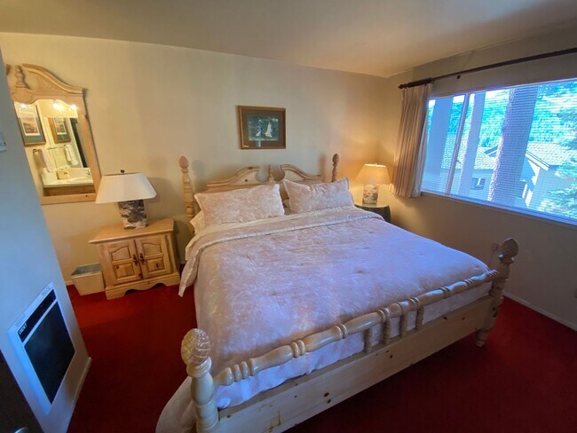 Building Photo - Donner Lake Condo Roommate Wanted