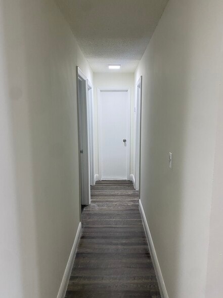 Building Photo - 1385 SW 135th Pl