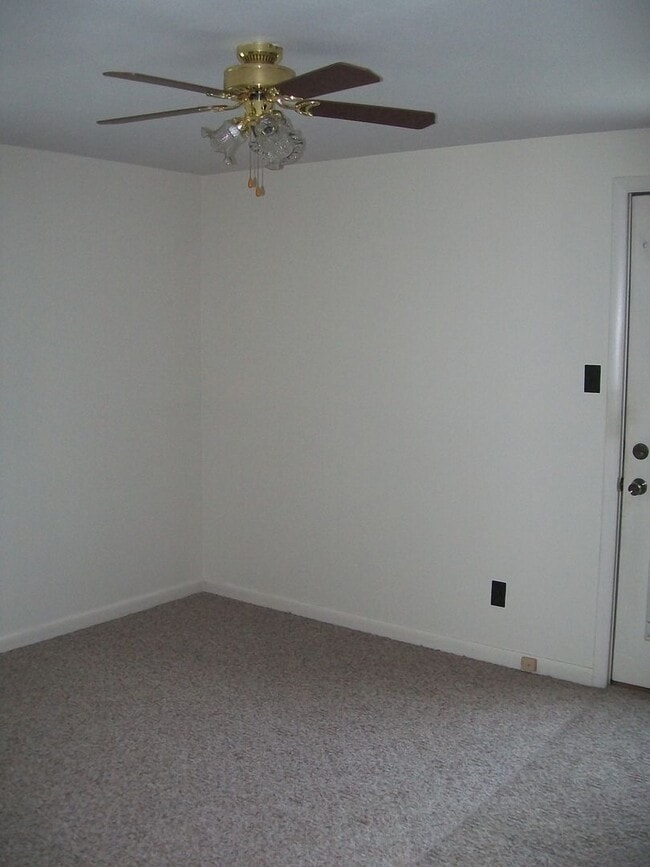 Building Photo - 163-165 Fairview Ave.