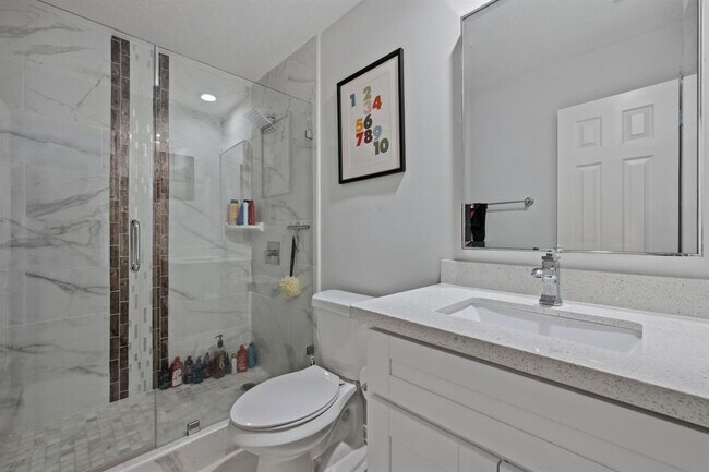 Building Photo - 4619 Breezy Point Dr