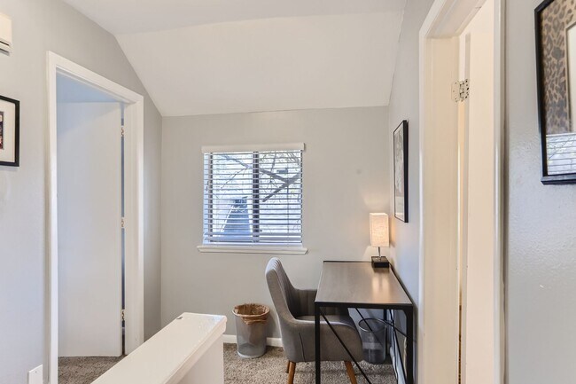 Building Photo - Downtown Tranquility: 2BDR Escape in Lafay...