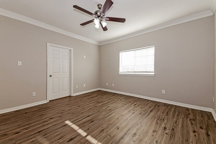 Building Photo - 116 Stanford St