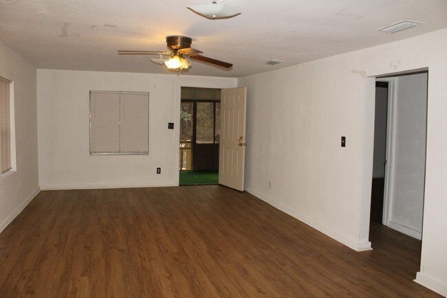 Building Photo - 65 Noble Rd