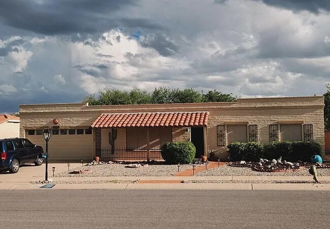 Building Photo - 101 W Calle Montana Jack