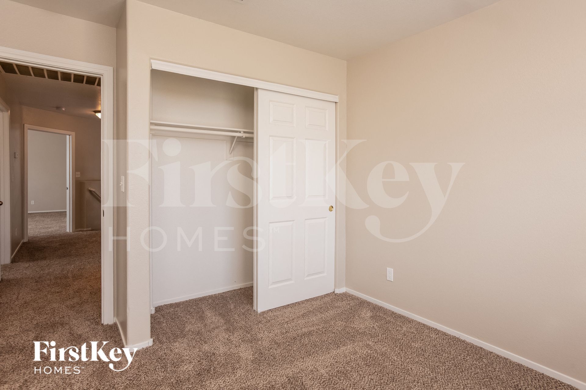 Building Photo - 9360 Willow Meadow Ct