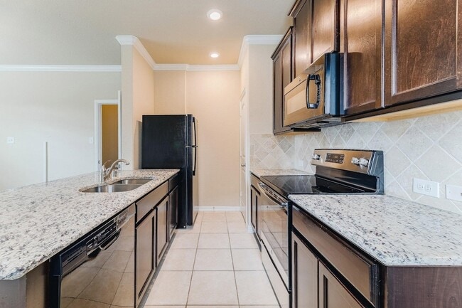 Building Photo - 4713 Lake Cove Way