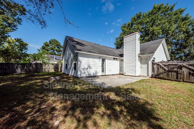 Building Photo - 5161 Eastway St