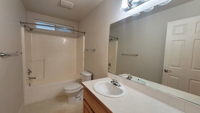 Building Photo - 310 Village Dr