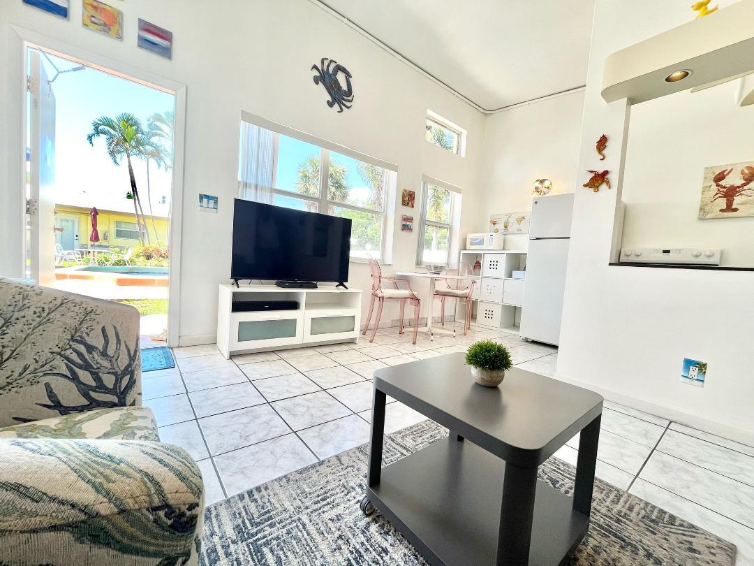 Building Photo - 4532 Bougainvilla Dr