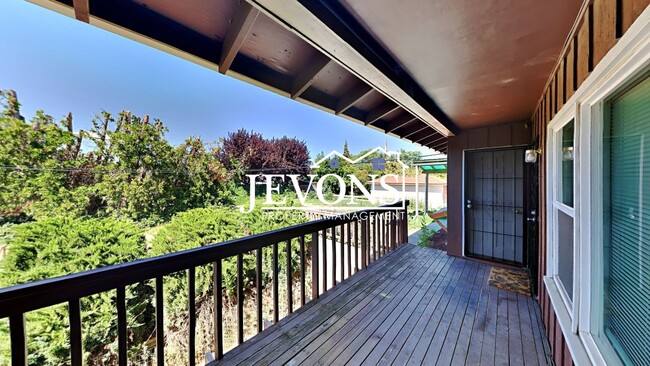 Building Photo - 4105 W Lincoln Ave